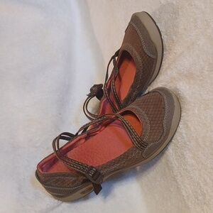 Chaco performance shoes women's size 8